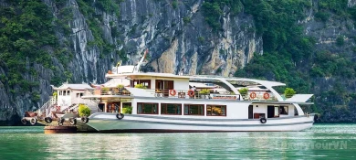 Wonder Bay Luxury Cruise Halong Bay 1 Day Trip image 4