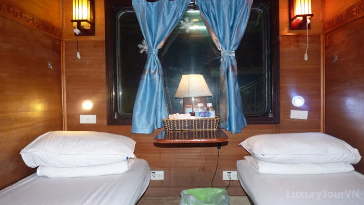 King Express train Hanoi to Sapa image 0