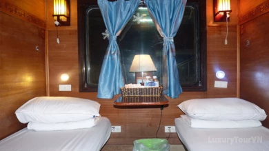 King Express train Hanoi to Sapa image 6