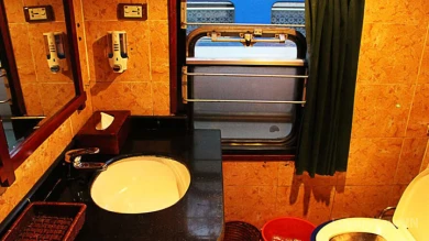 Victoria Express train Hanoi to Sapa - Shared cabin service image 5