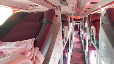 Sapa to Halong bay sleeping bus image 2