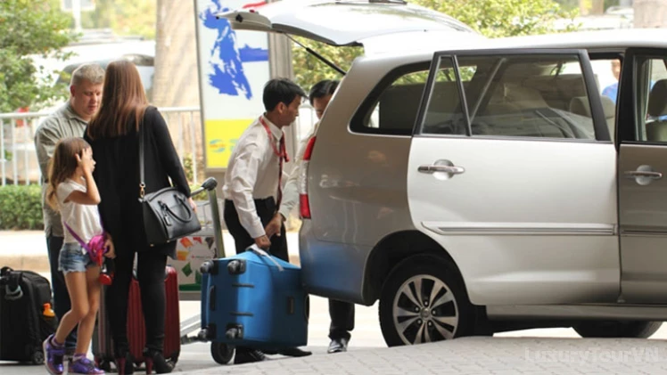 Cat Bi airport to Halong private car