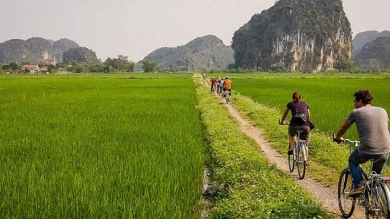 Deluxe Hoa Lu - Tam Coc - Mua Cave - Small Group image 5