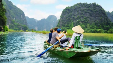 Deluxe & Small Group Bai Dinh - Trang An - Full Day image 3