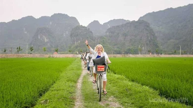 Superior & Small Group - Hoa Lu - Tam Coc Full Day Trip image 3