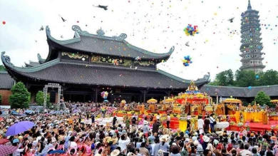 Bai Dinh Trang An day tour image 2