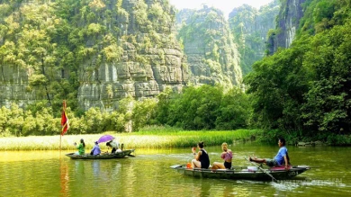 Unique & Private Hoa Lu - Tam Coc - Mua Cave Tour image 2