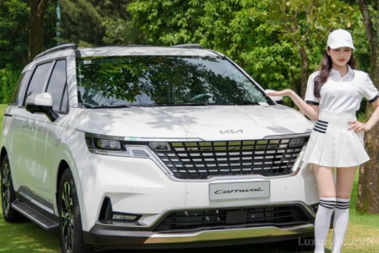 Hanoi to Halong Bay Private Car [Luxury] image 0
