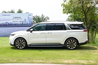 Hanoi to Halong Bay Private Car [Luxury] image 1