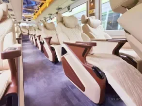 Hanoi to Sapa HK VIP Limousine image 7