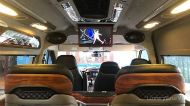 Sapa to Ninh Binh private limousine van (9 – 11 seats) image 5
