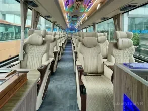G8 Limousine: Hue to Hoi An image 2