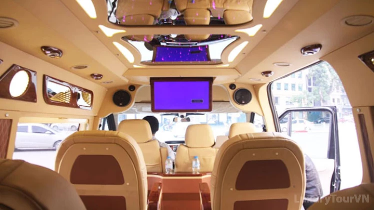 Sapa Hanoi Limousine Van image 0