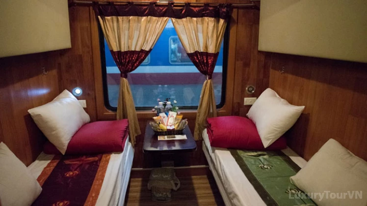Fanxipan Express train Sapa (Lao Cai) to Hanoi - Private service image 0