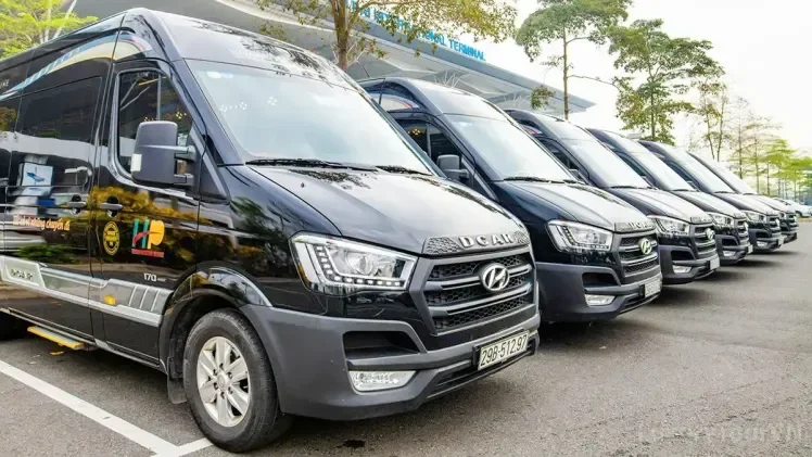 Hoang Phu Limousine: Hanoi to Halong Bay image 0