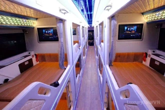 Bang Phan VIP Cabin: Sapa to Ha Giang private cabin bus image 1