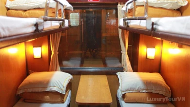 Damitrans Express: Hanoi to Sapa (Lao Cai) train image 1