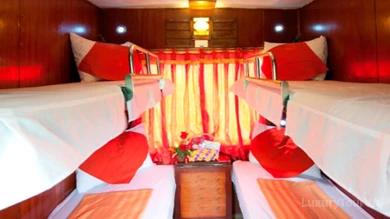 Damitrans Express: Hanoi to Sapa (Lao Cai) train image 4
