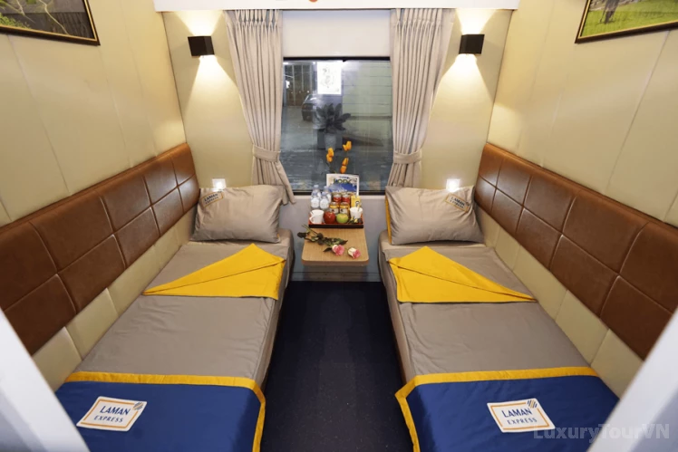 Laman Express luxury train from Hue to Hanoi image 0