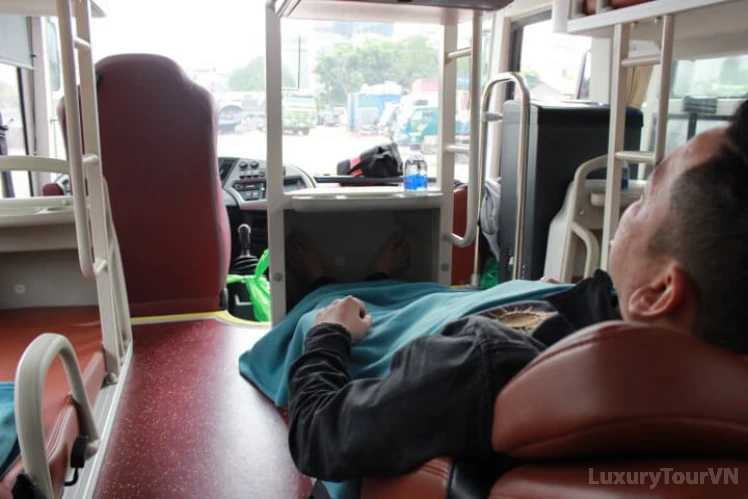 Hue to Hanoi sleeping bus image 0
