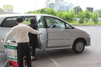 Tan Son Nhat Airport (SGN) to Ho Chi Minh City Private Car image 4