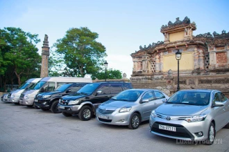 Tan Son Nhat Airport (SGN) to Ho Chi Minh City Private Car image 5